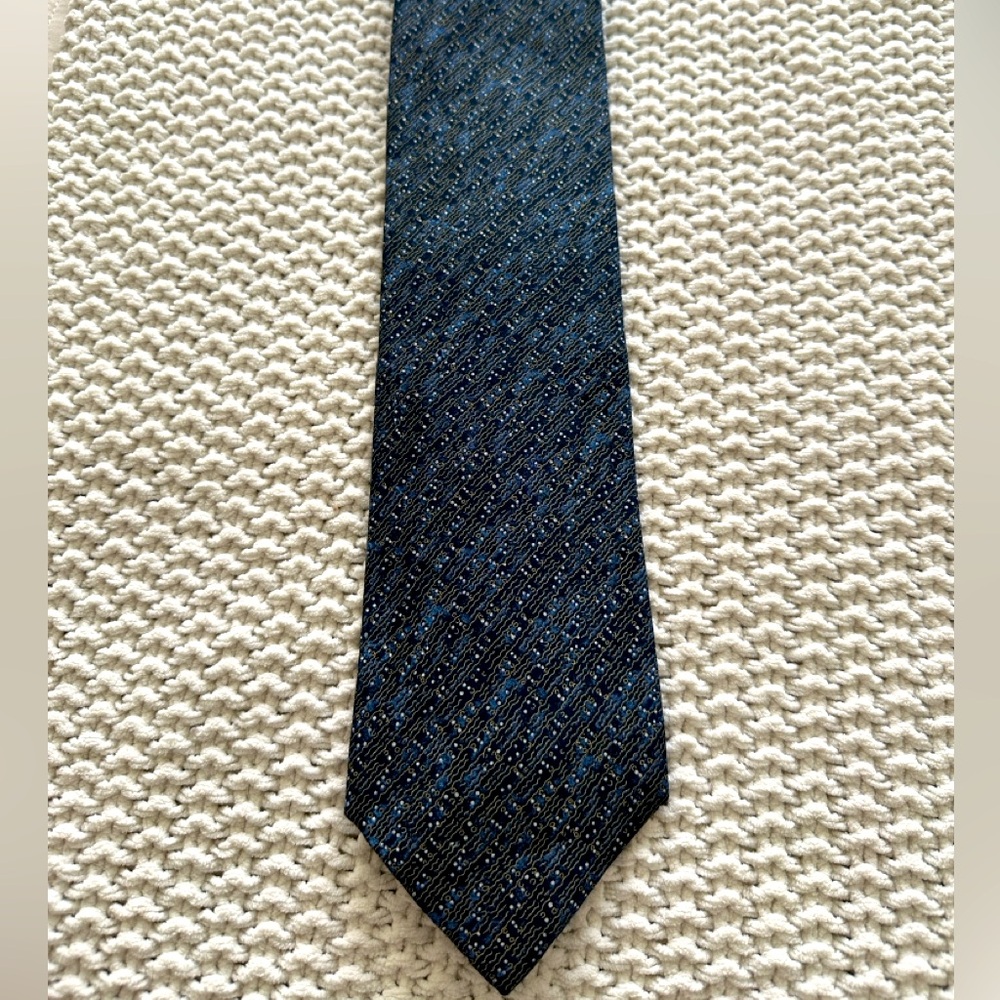 Brioni 100% silk tie